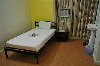 My Hotel Davao 2*,